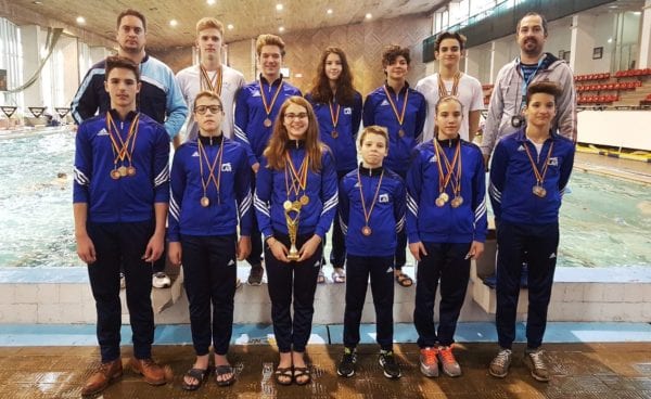 Înotătorii de la CSȘ Gloria au cules nu mai puțin de 20 de medalii la Timișoara