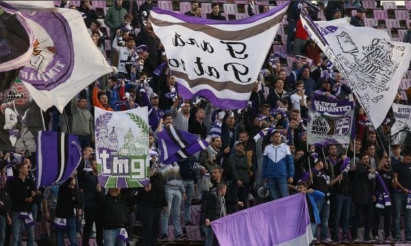 Suporterii timișoreni vor veni cu sutele la Arad chiar dacă nu pot intra pe stadion: ”Nu există lege care să nu ne lase să respirăm același aer cu băieții noștri”