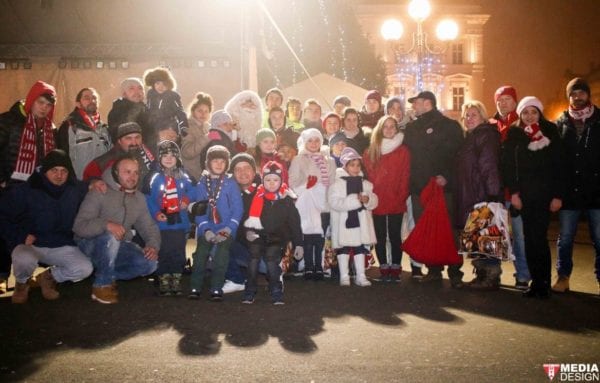 Suporterii UTA-ei, ajutoare pentru Moș Crăciun la Arad și Comlăuș