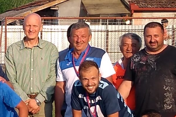 Repetiție cu un nou trofeu pentru „șoimi” în noua casă! Primarul Jichici punctează: „Au adus onoare Lipovei, putem susține echipa și în Liga a 3-a”