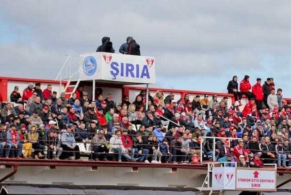 Utiștii așteaptă o ofertă de la LPF pentru dreptul de televizare al meciului de la Șiria, cu Poli! Petre nu mai pleacă la națională și e unul dintre promotorii barajului
