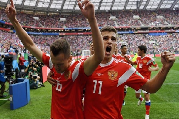 „Mondialul” din Rusia a început cu un gest obscen și al doilea cel mai mare scor din istorie într-un meci de deschidere