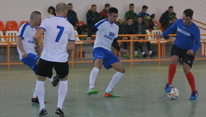 Sita cerne și la finalul săptămânii în campionatul județean de futsal: Zonele de la Satu Nou și Macea dau alte două finaliste