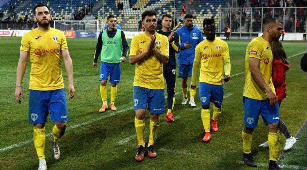 Atacul și apărarea Petrolului, afectate de coronavirus: Bărboianu și Hamza – cei mai importanți fotbaliști ai ploieștenilor testați pozitiv înainte de meciul cu UTA!