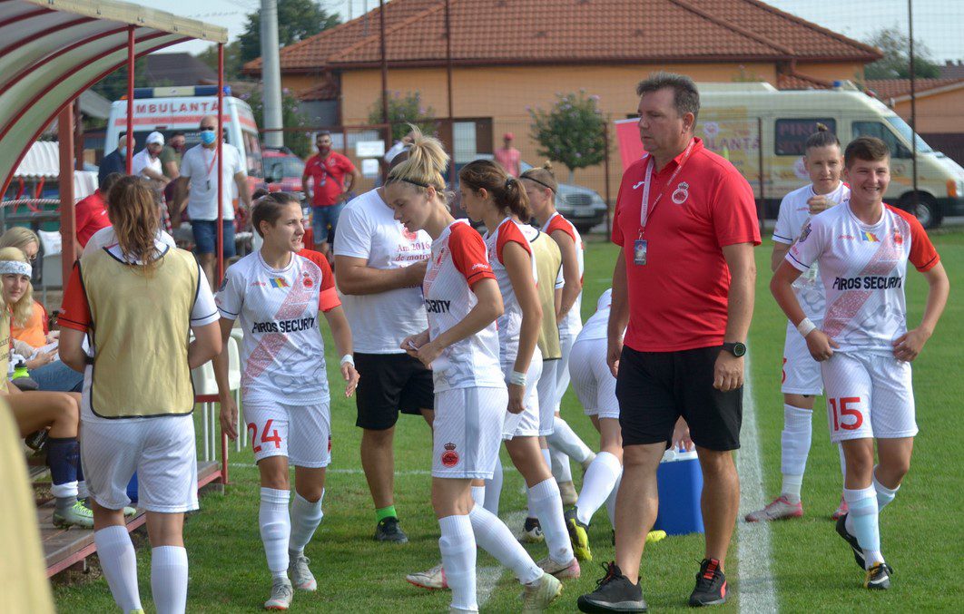 Derby-ul Vestului la fotbal feminin a fost amânat: Arădencele rămân în izolare, antrenorul Bugar e internat în spital!
