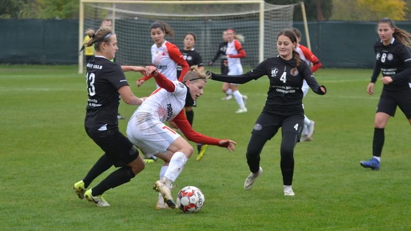 „Leoaice” convingătoare la debutul lui Cuedan, zona play-off e tot mai aproape: AC Piroș Security – Banat Girls  4-0