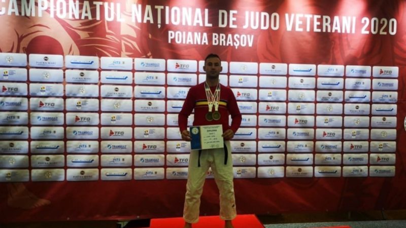 Aradul are campioni naționali la judo veterani: Daniel Lazăr a urcat de două ori pe cea mai înaltă treaptă a podiumului!