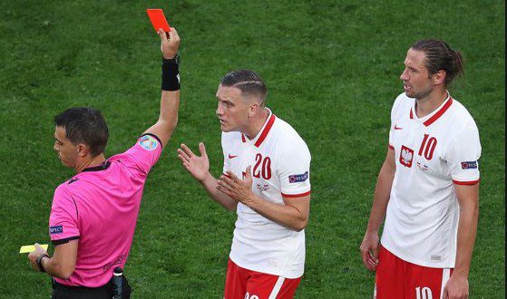 Arădeanul Hațegan a scos primul cartonaș roșu la Euro 2020