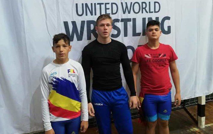 Luptătorii de la CSŞ Gloria s-au întors cu medalii de la un turneu internaţional în Serbia