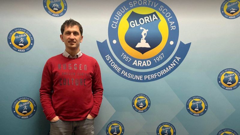 Profesorul Paul Barta a devenit oficial noul director al CSȘ Gloria: „Vom face o echipă care va pune umărul la ridicarea clubului și a sportului arădean”