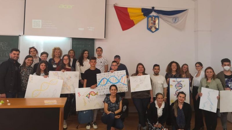 De peste zece ani, Universitatea de Vest „Vasile Goldiş” din Arad sărbătoreşte Ziua ADN