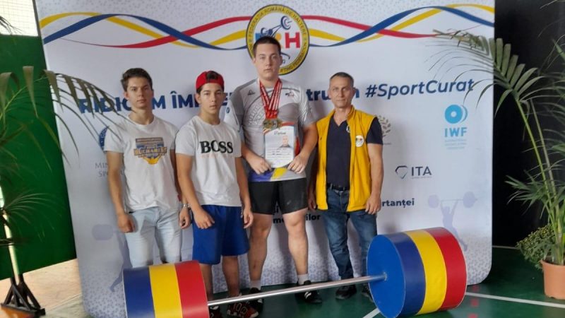 Halterofilii de la CSM Arad au cucerit opt medalii la finala națională a juniorilor (FOTO)