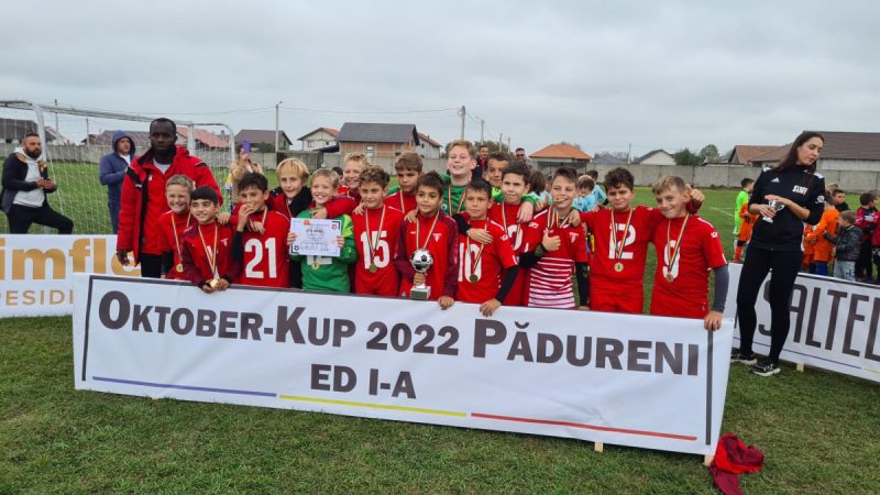 Medalii de toate culorile pentru echipele arădene la Oktober-Kup 2022 Pădureni!