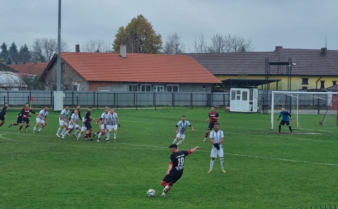 Dramatism în meciul cu două echipe gazdă: Unirea Sântana – Podgoria Pâncota 2-2