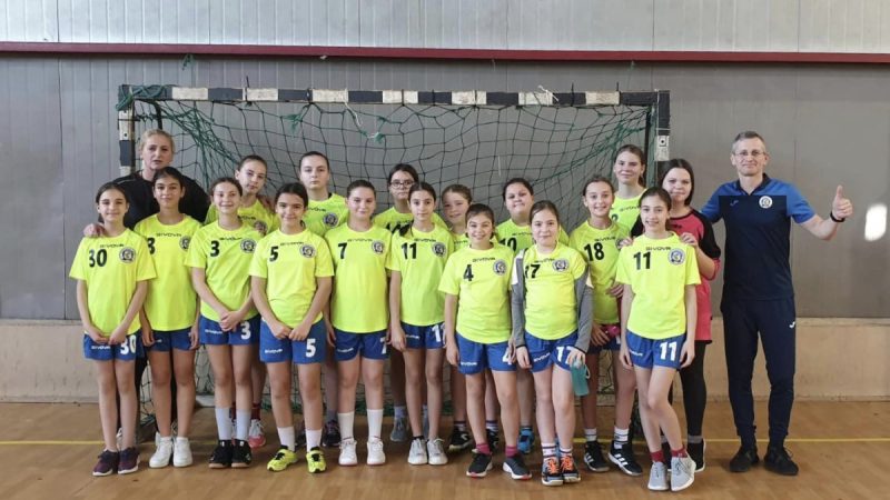 CSȘ Gloria Arad și-a început aventura în campionatul județean de handbal rezervat junioarelor IV
